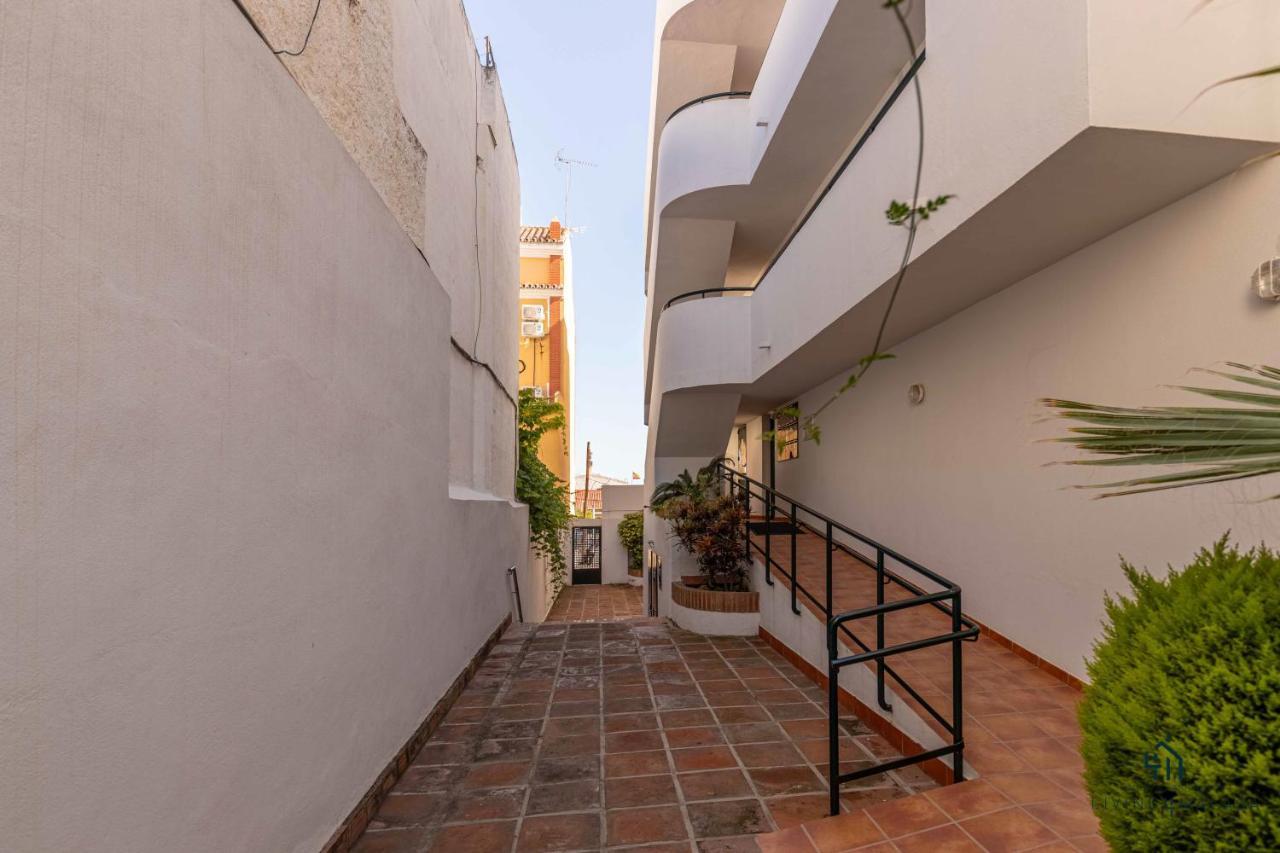 Apartamento En La Playa En Paseo Maritimo Málaga Exteriör bild